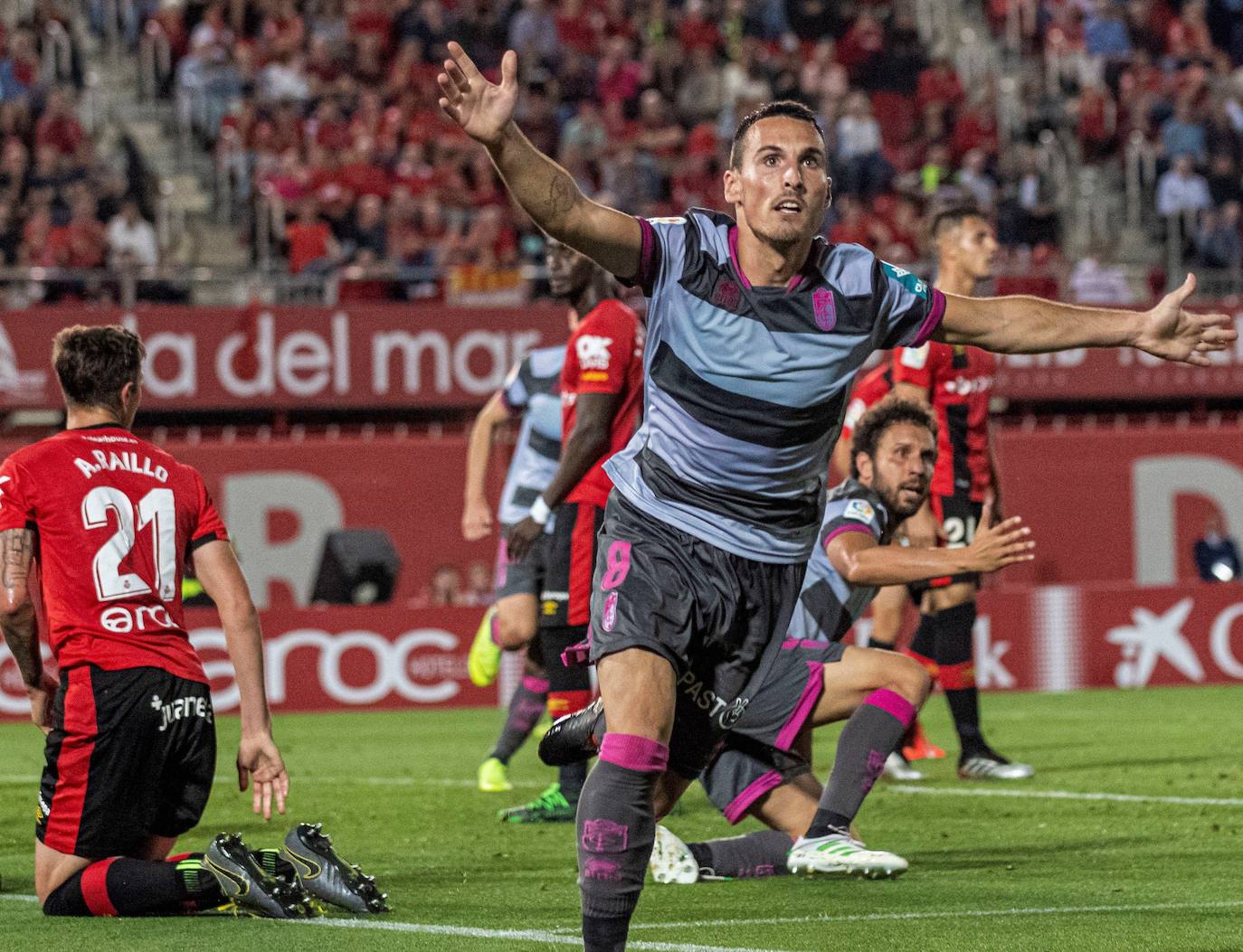 Fede San Emeterio celebra el gol que dio el ascenso en Mallorca. 