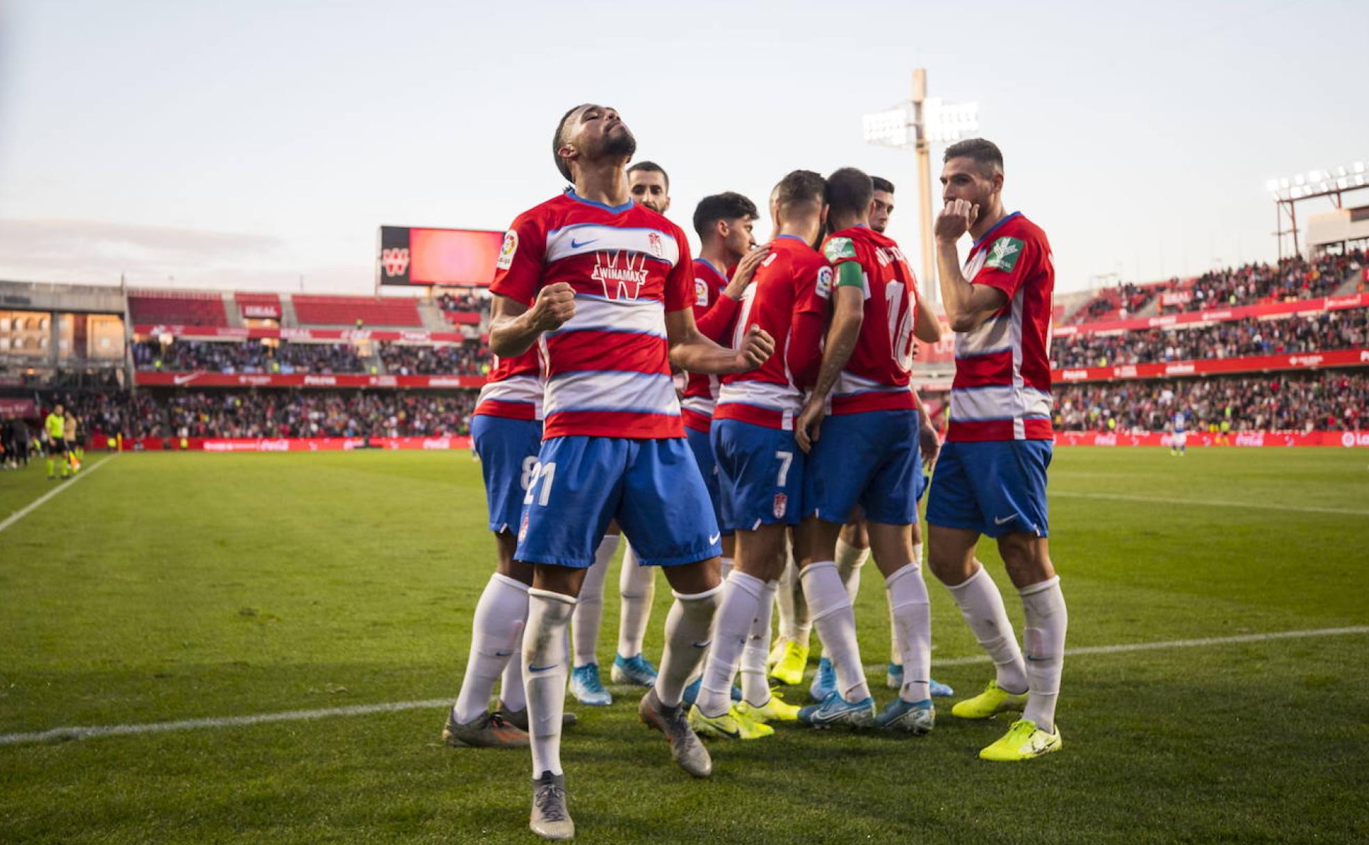 Yangel Herrera, en primer plano, celebra un gol de la temporada pasada junto a sus compañeros.