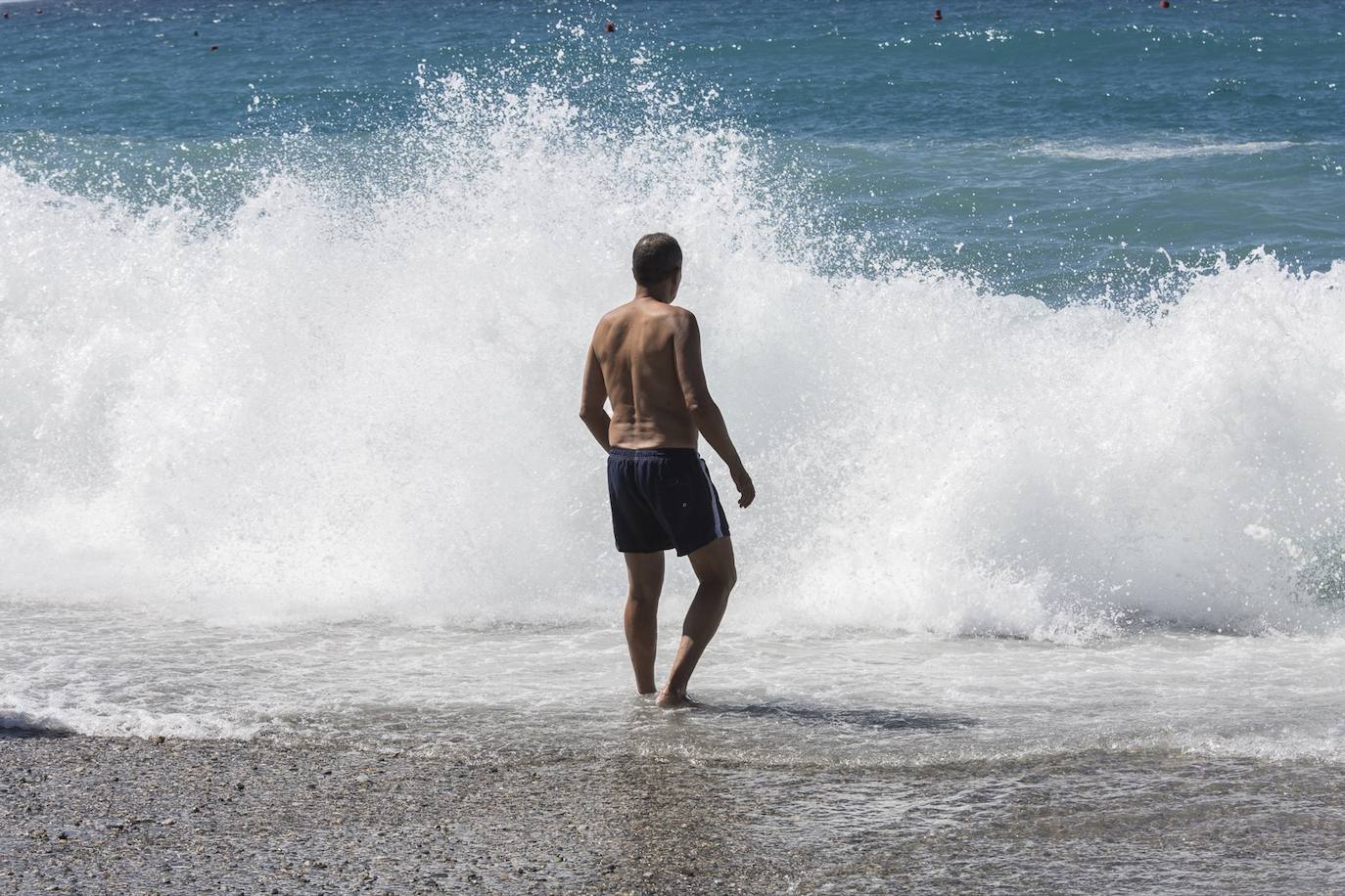 Ambiente en las playas de la Costa Tropical este domingo