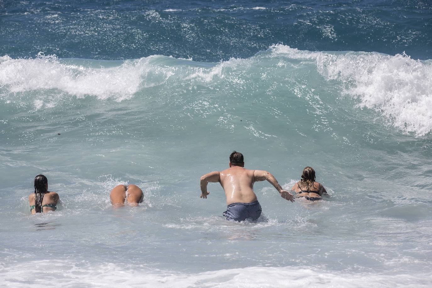 Ambiente en las playas de la Costa Tropical este domingo