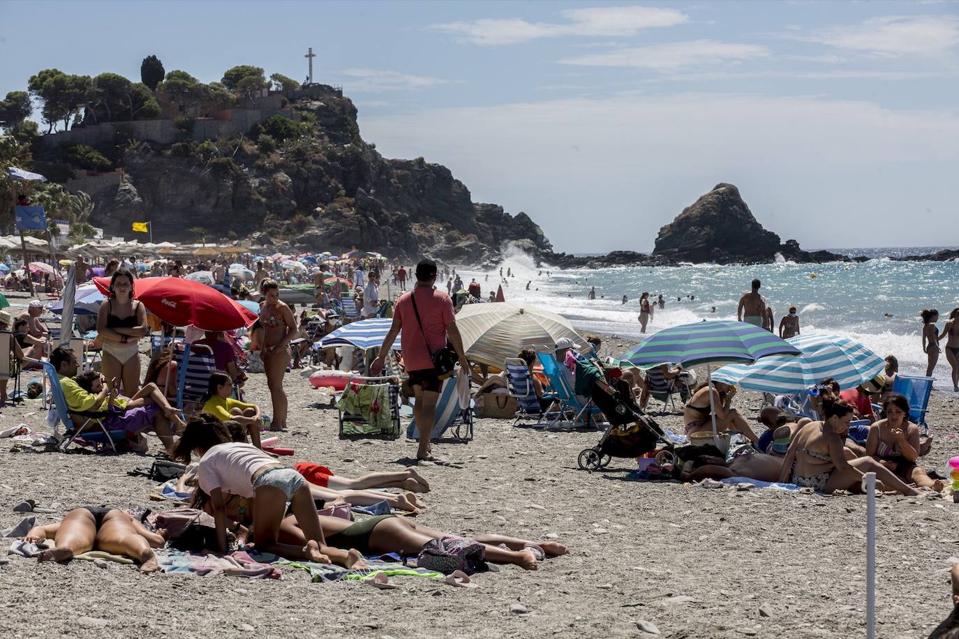 Ambiente en las playas de la Costa Tropical este domingo