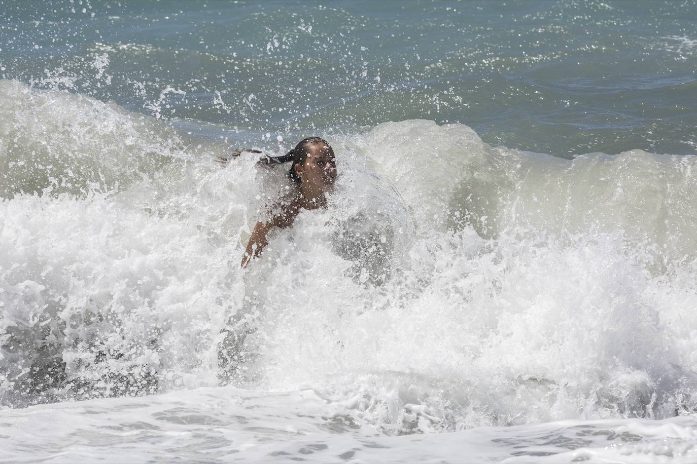 Ambiente en las playas de la Costa Tropical este domingo