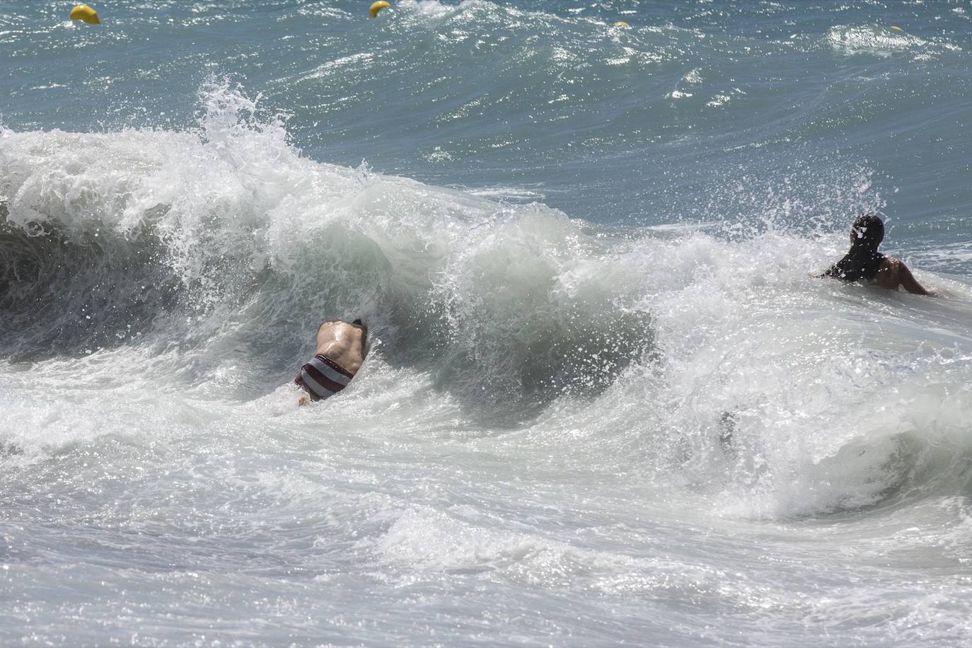 Ambiente en las playas de la Costa Tropical este domingo