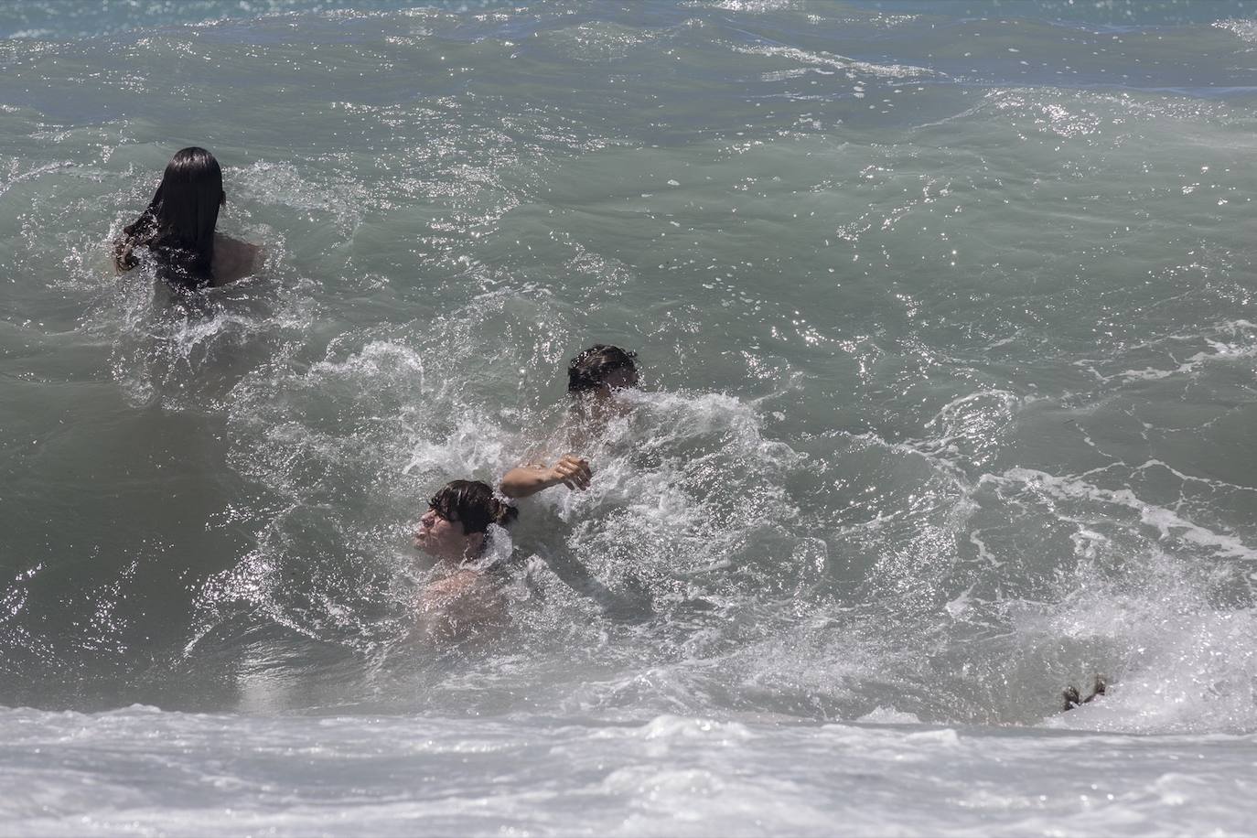 Ambiente en las playas de la Costa Tropical este domingo