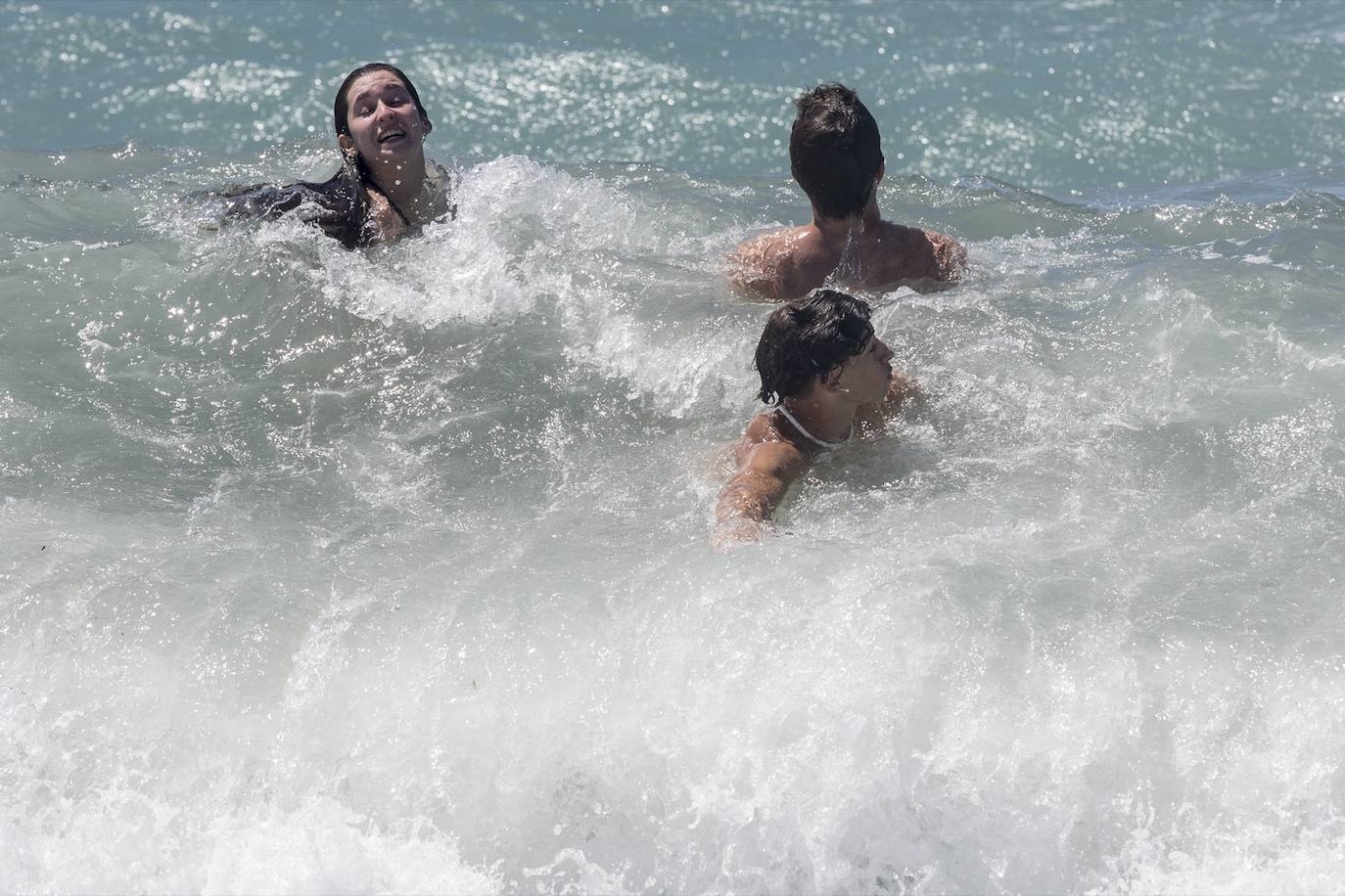 Ambiente en las playas de la Costa Tropical este domingo