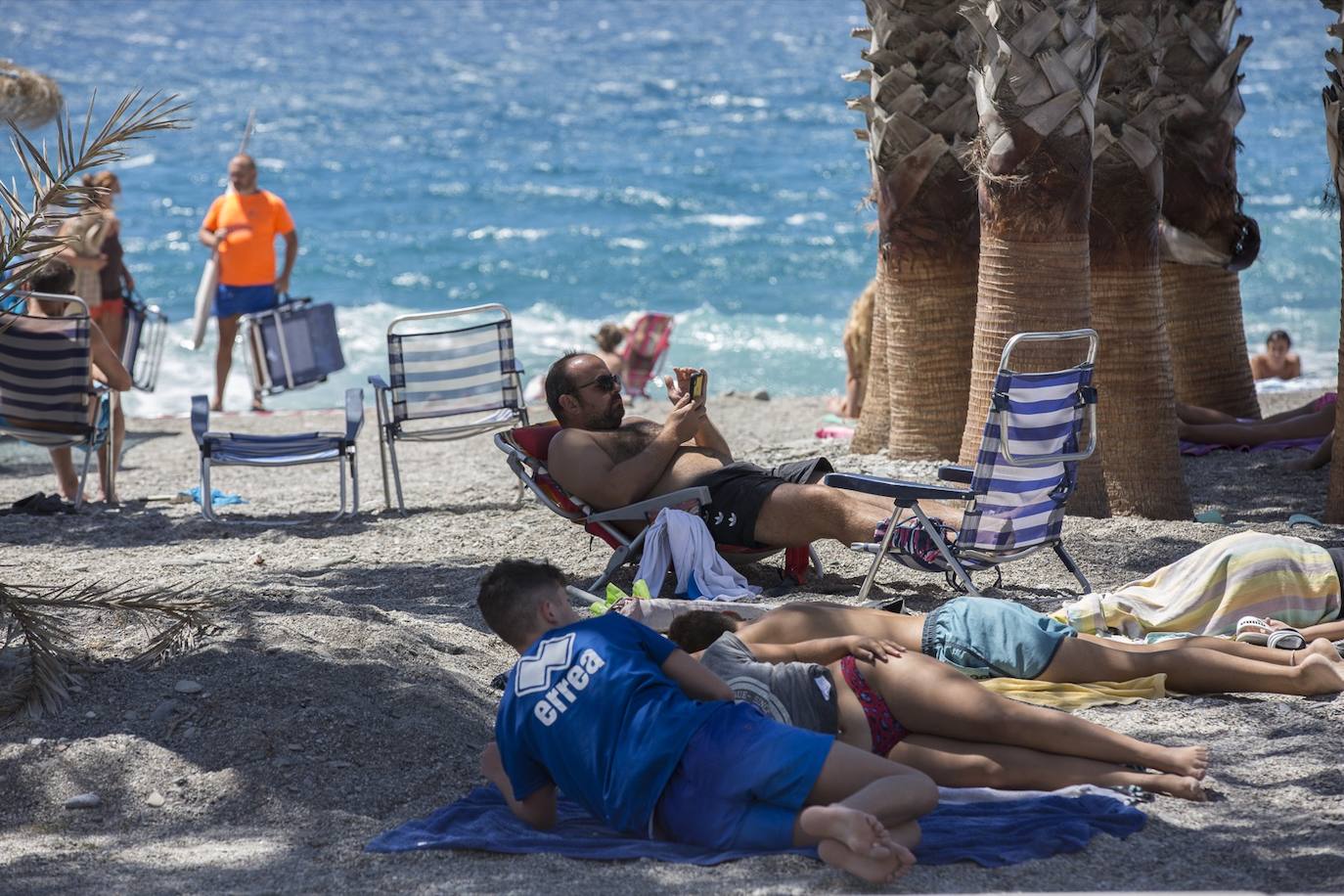 Ambiente en las playas de la Costa Tropical este domingo