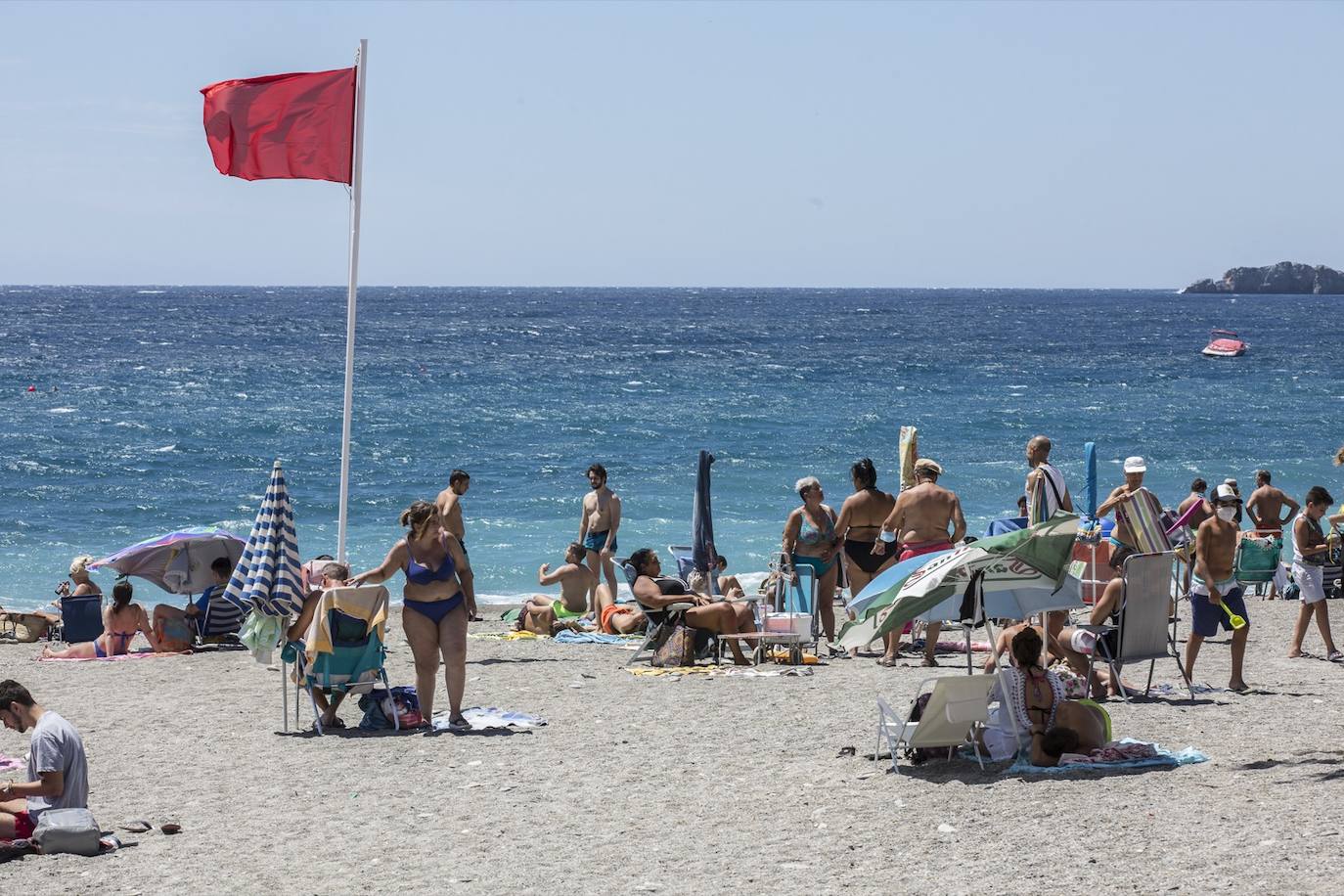 Ambiente en las playas de la Costa Tropical este domingo