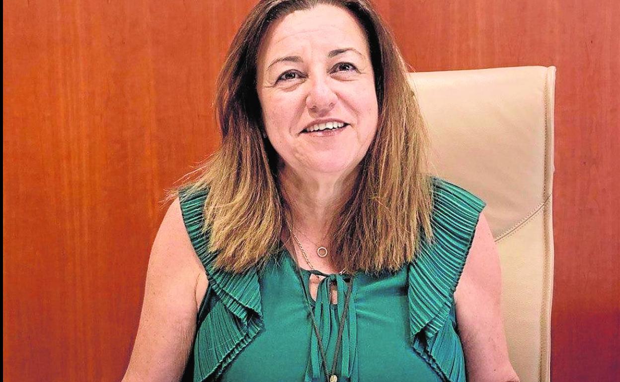 La viceconsejera de Educación y Deporte, María del Carmen Castillo, en la sede de la Consejería en Sevilla. 