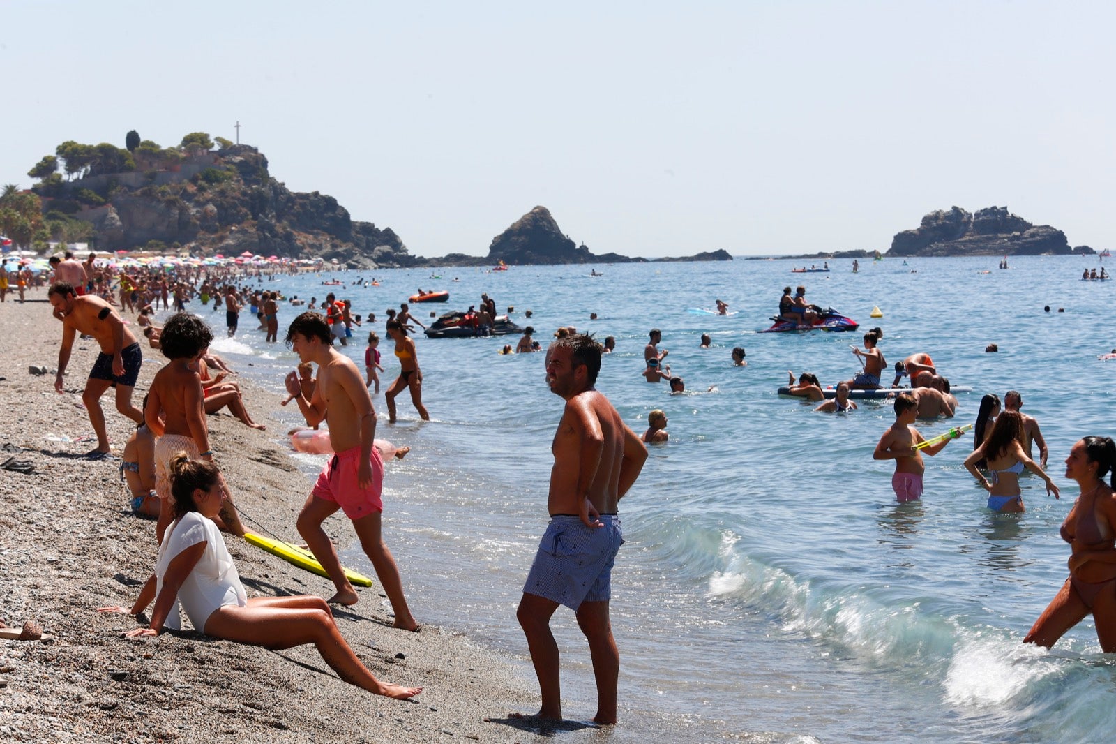 Veraneantes aprovechan los últimos días de mes para escaparse a las localides del litoral. 