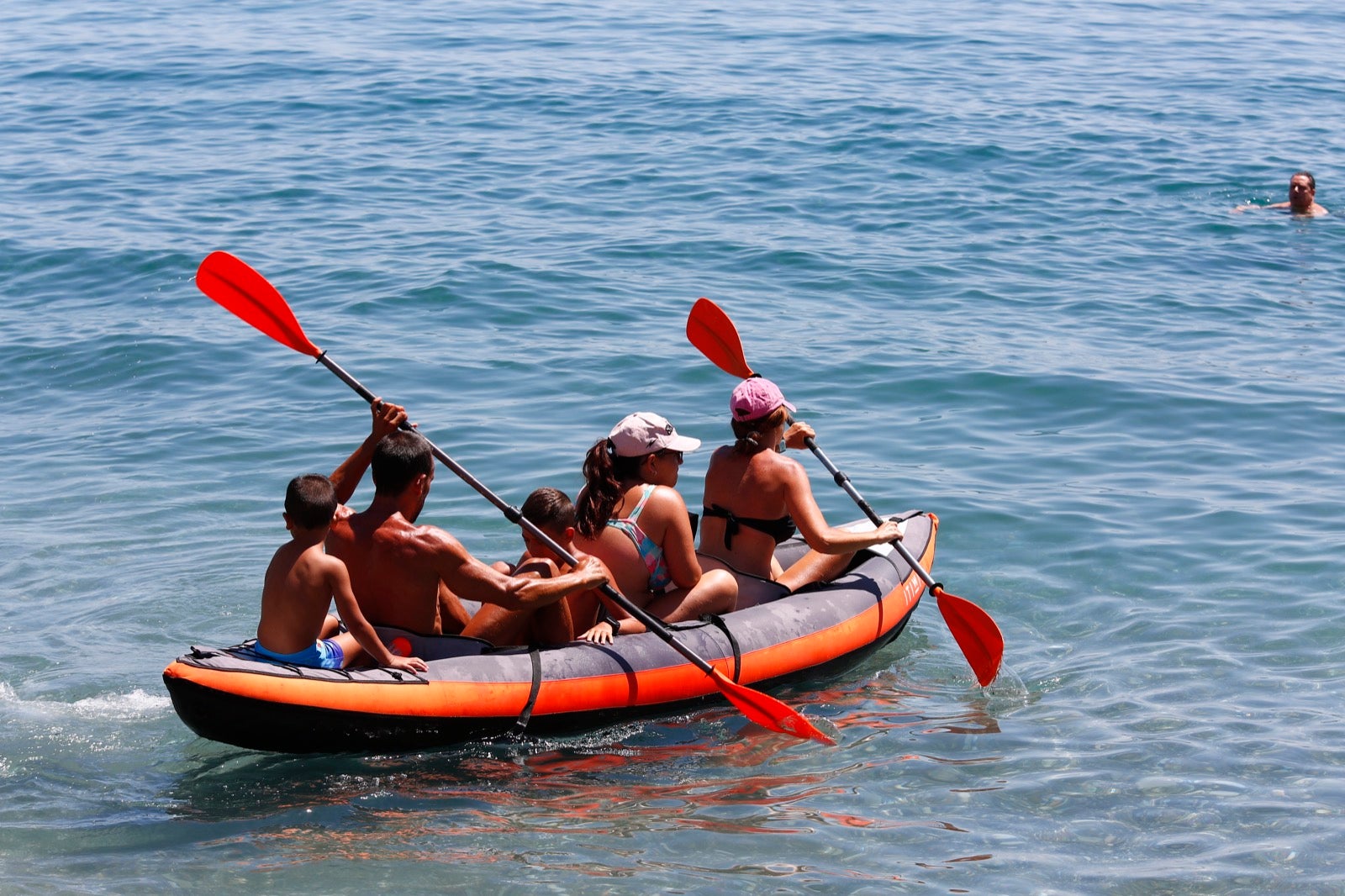 Veraneantes aprovechan los últimos días de mes para escaparse a las localides del litoral. 