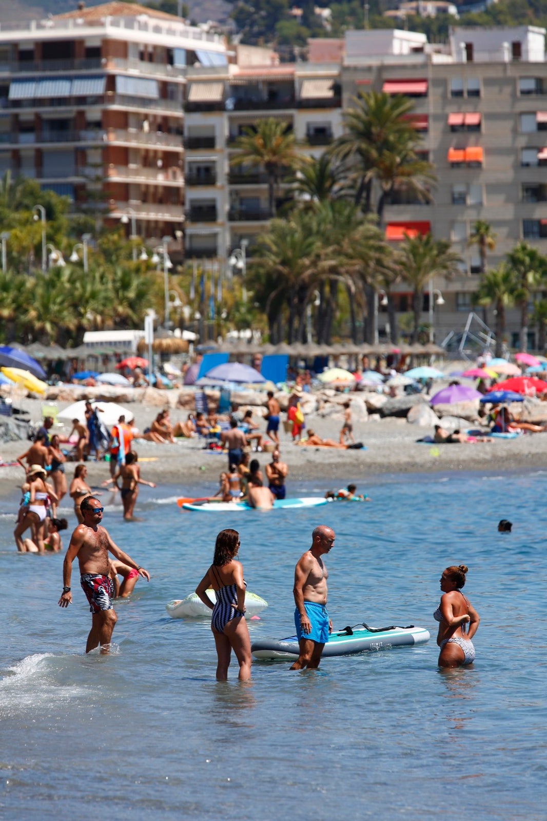 Veraneantes aprovechan los últimos días de mes para escaparse a las localides del litoral. 