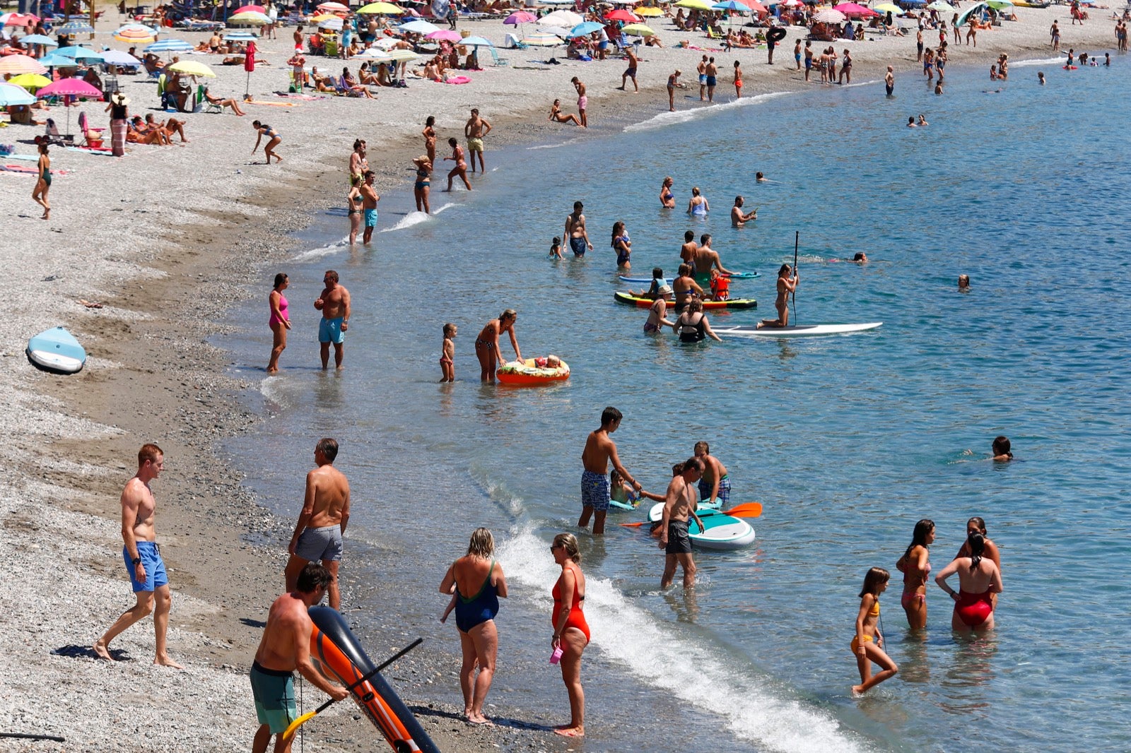 Veraneantes aprovechan los últimos días de mes para escaparse a las localides del litoral. 