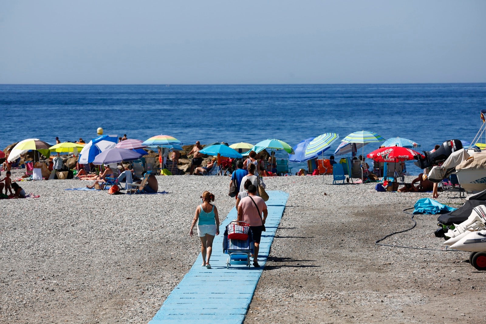 Veraneantes aprovechan los últimos días de mes para escaparse a las localides del litoral. 