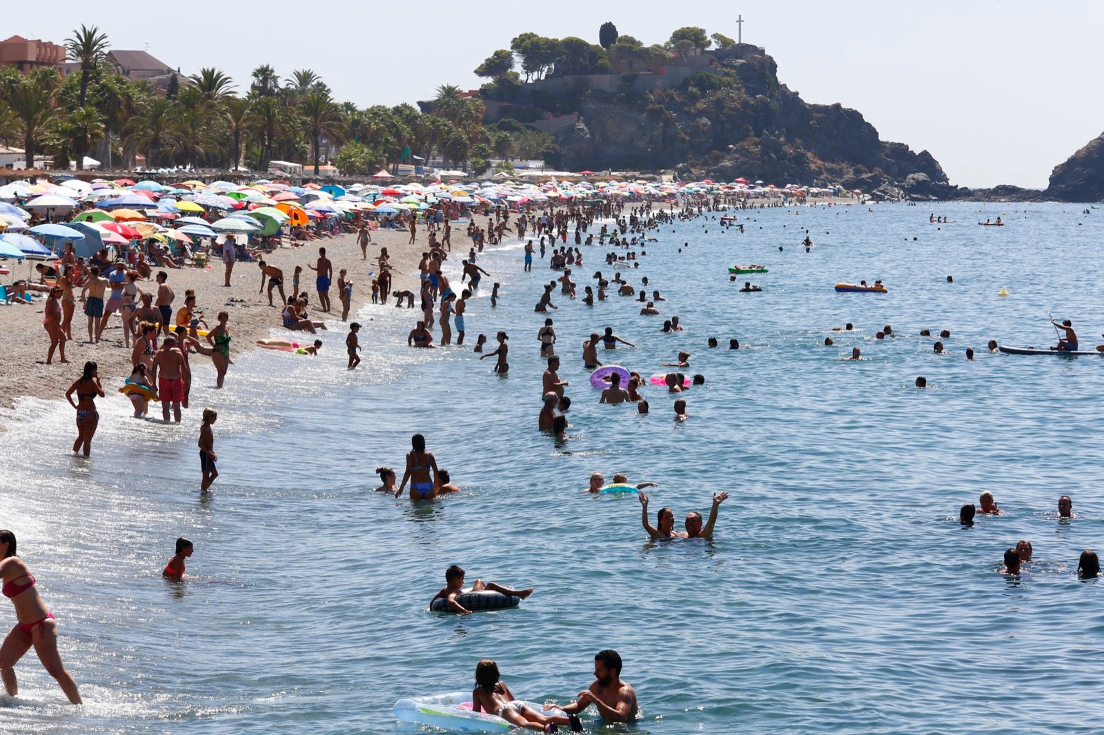 Veraneantes aprovechan los últimos días de mes para escaparse a las localides del litoral. 
