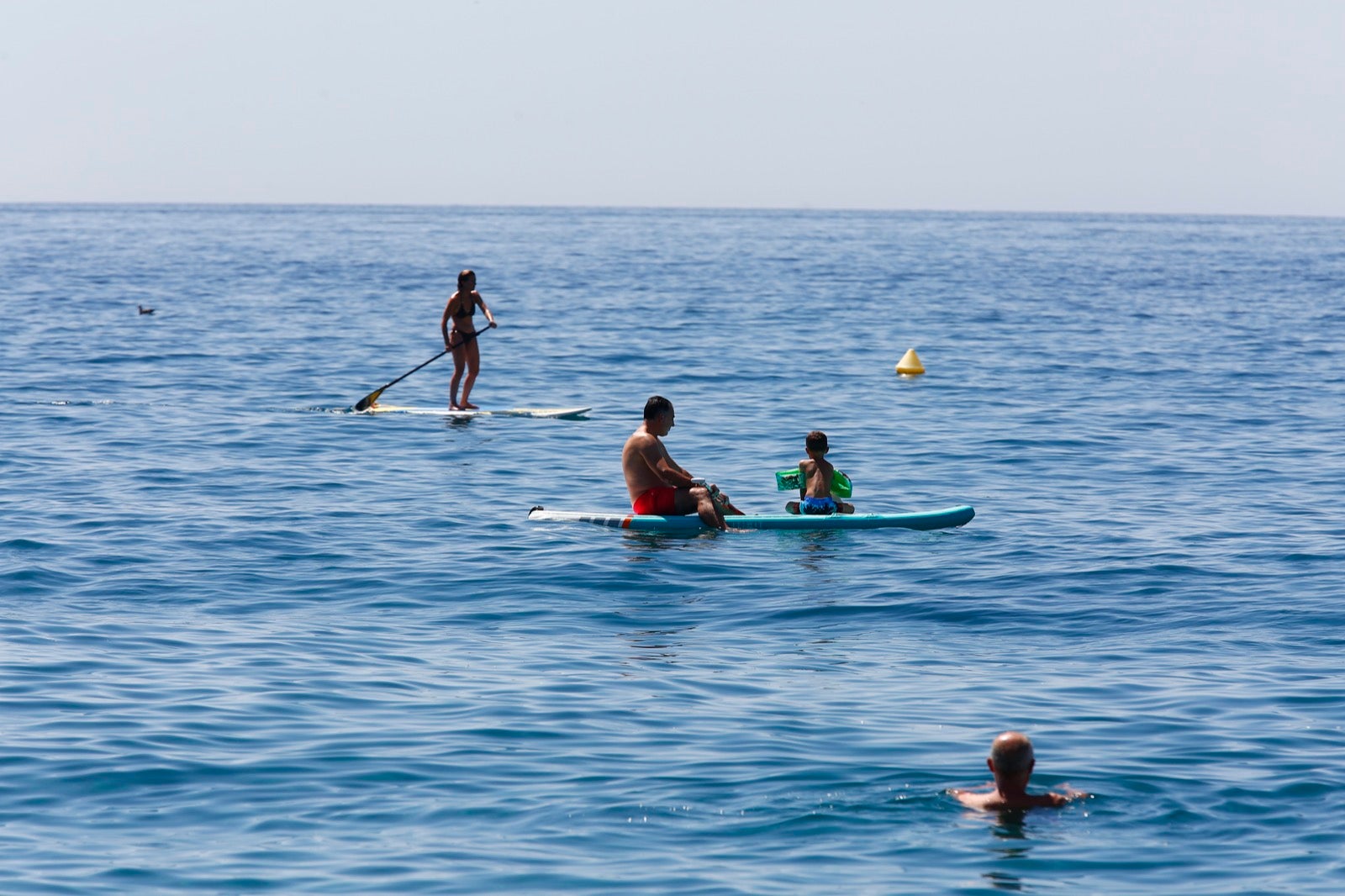 Veraneantes aprovechan los últimos días de mes para escaparse a las localides del litoral. 