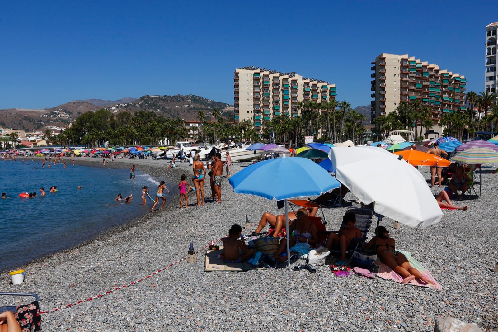 Veraneantes aprovechan los últimos días de mes para escaparse a las localides del litoral. 