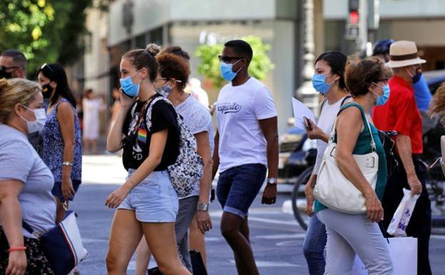 Aviso de Sanidad a los que se ponen la mascarilla por la barbilla