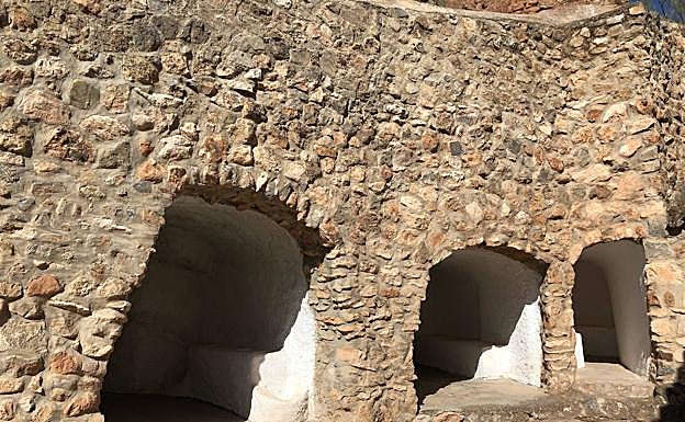 Cuevas donde se refugiaba 'El Tempranillo', a las afueras de Corcoya. 