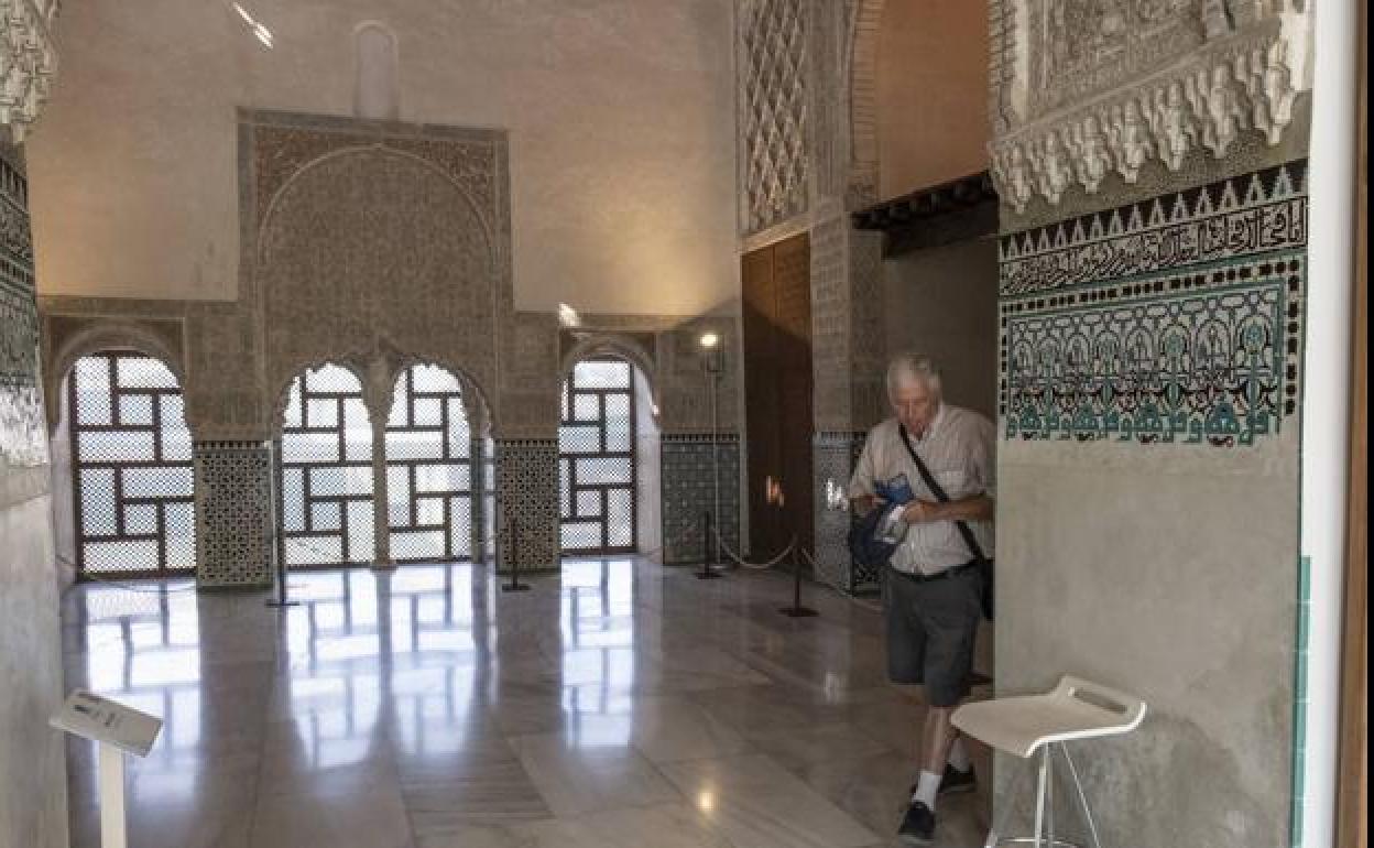 Reabre el Cuarto Real tras la desinfección por el contacto de un empleado con un positivo