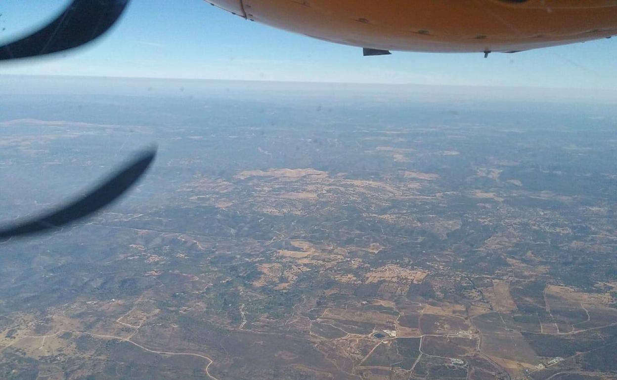 Humo generado por el incendio. 