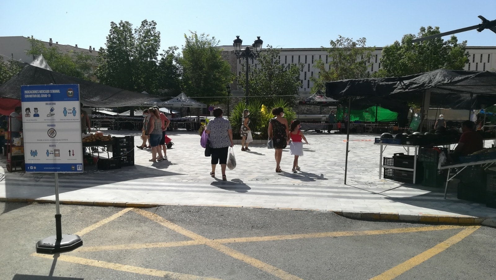 Mercadillo semanal celebrado en uno de los municipios de la provincia.