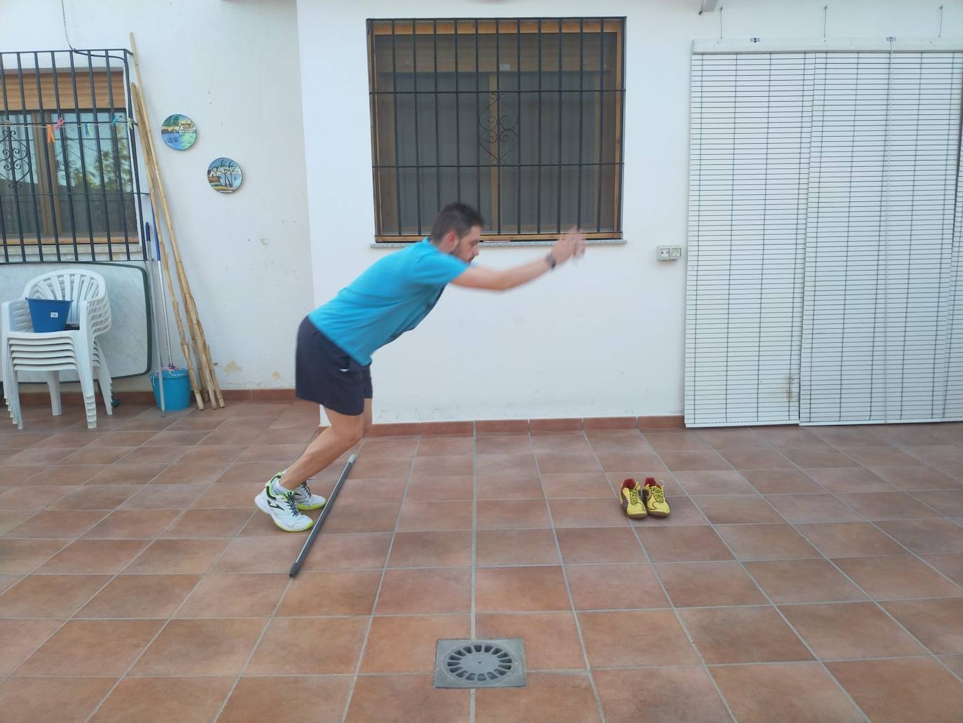 Uno de los participantes en el salto de distancia