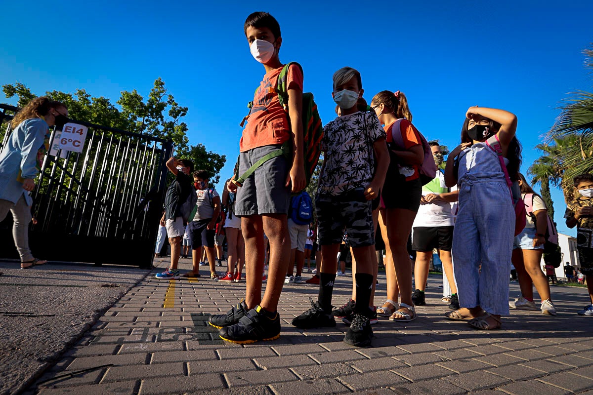 Vuelta a las aulas en los colegios Garvayo Dinelli y Los Álamos de Motril