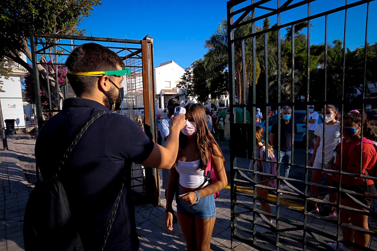 Vuelta a las aulas en los colegios Garvayo Dinelli y Los Álamos de Motril