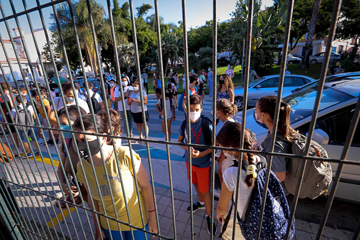 Vuelta a las aulas en los colegios Garvayo Dinelli y Los Álamos de Motril