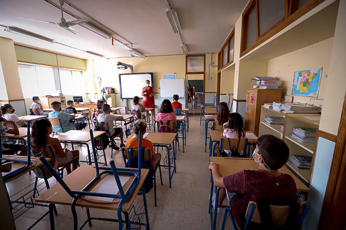 Vuelta a las aulas en los colegios Garvayo Dinelli y Los Álamos de Motril