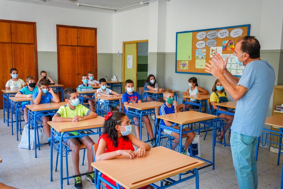 Vuelta a las aulas en los colegios Garvayo Dinelli y Los Álamos de Motril