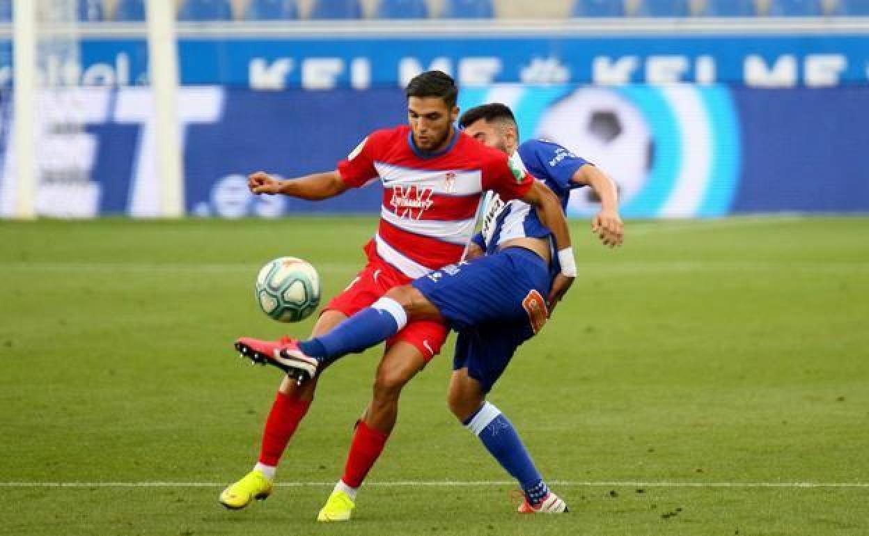 Antoñín se estrenó como goleador en Primera ante el Alavés. 