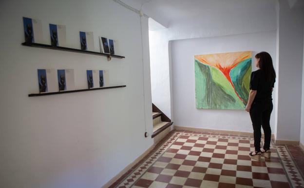 Primera planta de la casa que alberga la residencia artística.