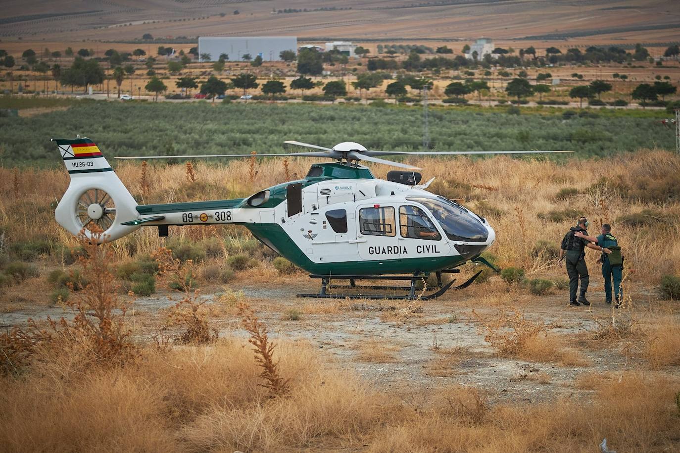 La Guardia Civil está realizando batidas con un helicóptero, patrullas de tierra y cámaras térmicas