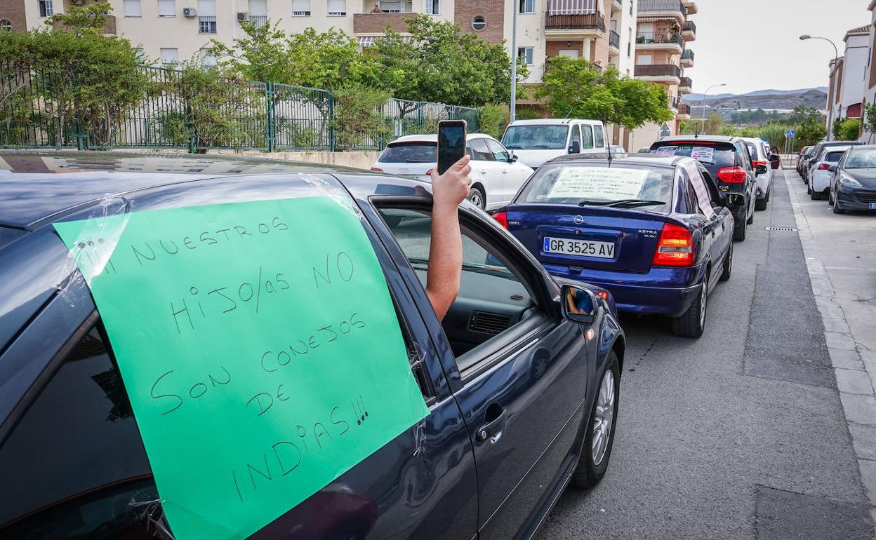 Este fin de semana una caravana de protesta recorrió las calles de Motril.