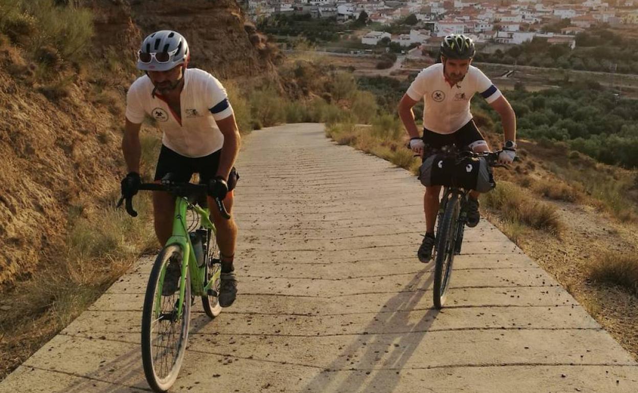 Los ciclistas afrontaron duras subidas a su paso por La Alpujarra. 