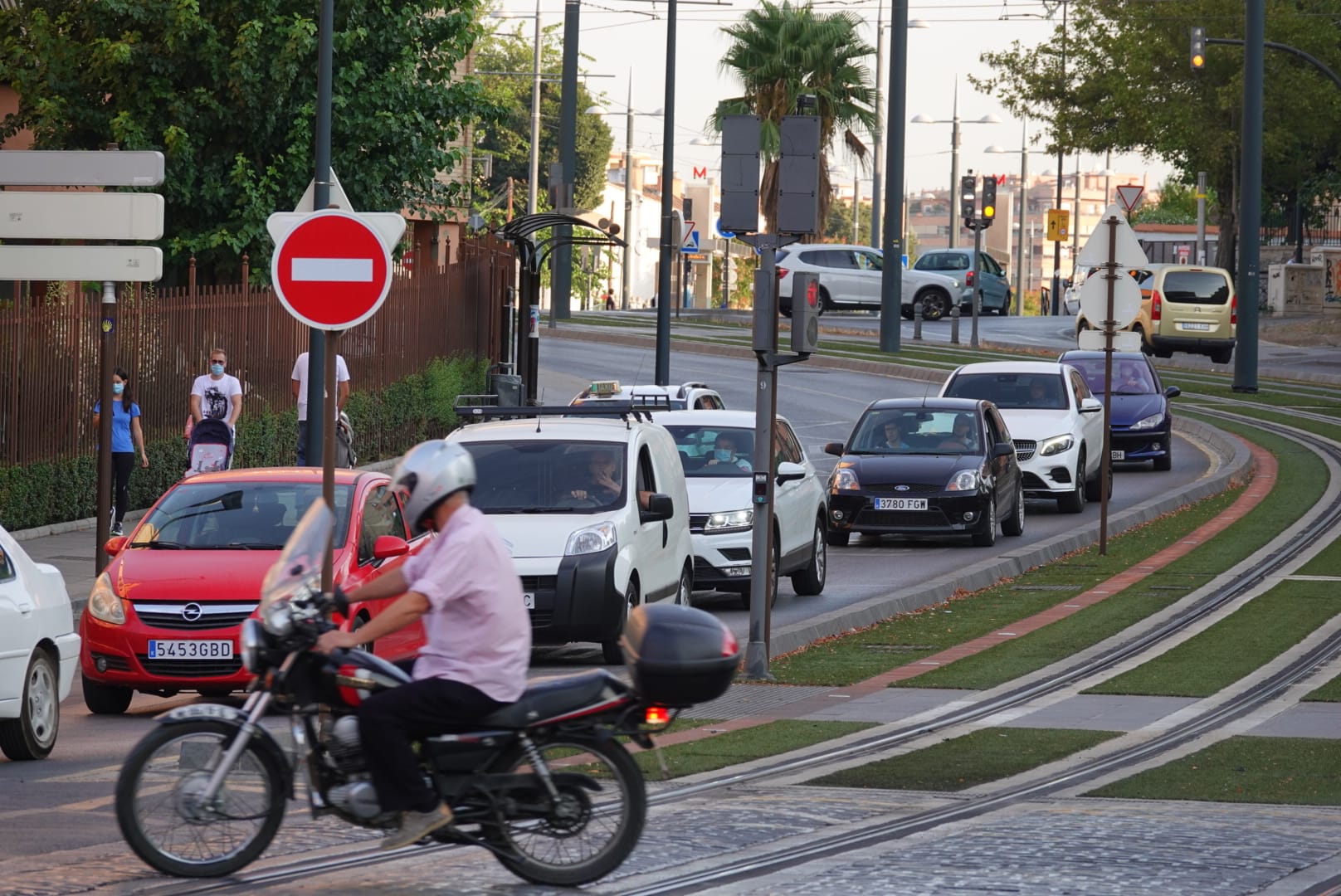 El regreso a las aulas de los estudiantes de Secundaria y Bachillerato no está provocando retenciones en la ciudad ni en la autovía