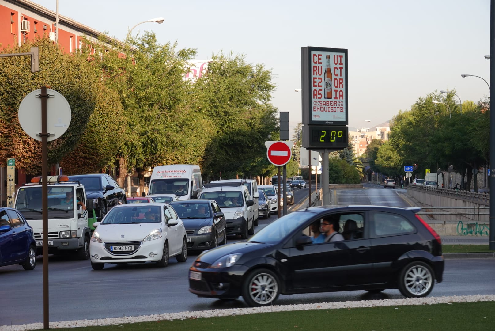 El regreso a las aulas de los estudiantes de Secundaria y Bachillerato no está provocando retenciones en la ciudad ni en la autovía