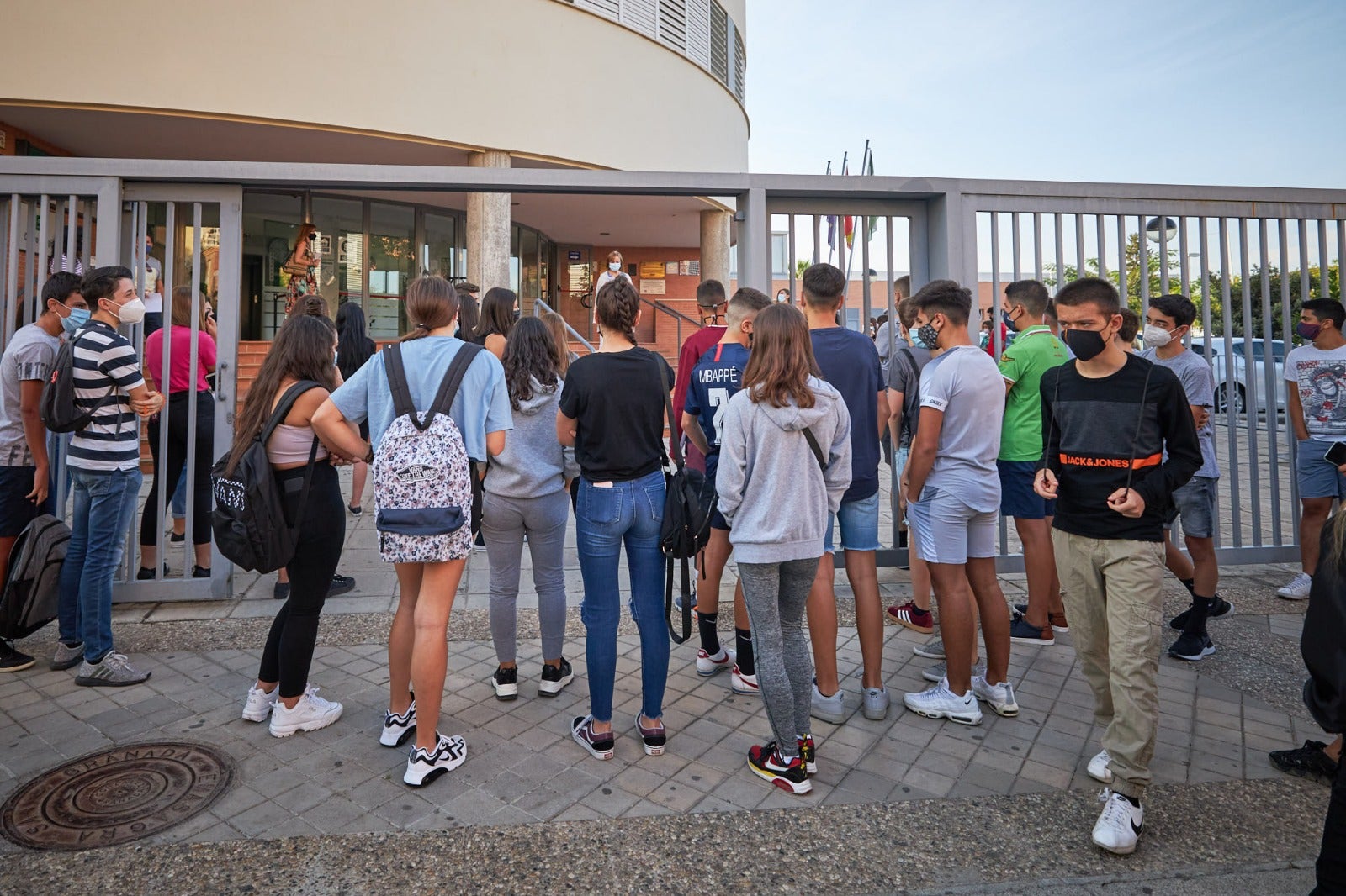 El regreso a las aulas de los estudiantes de Secundaria y Bachillerato no está provocando retenciones en la ciudad ni en la autovía