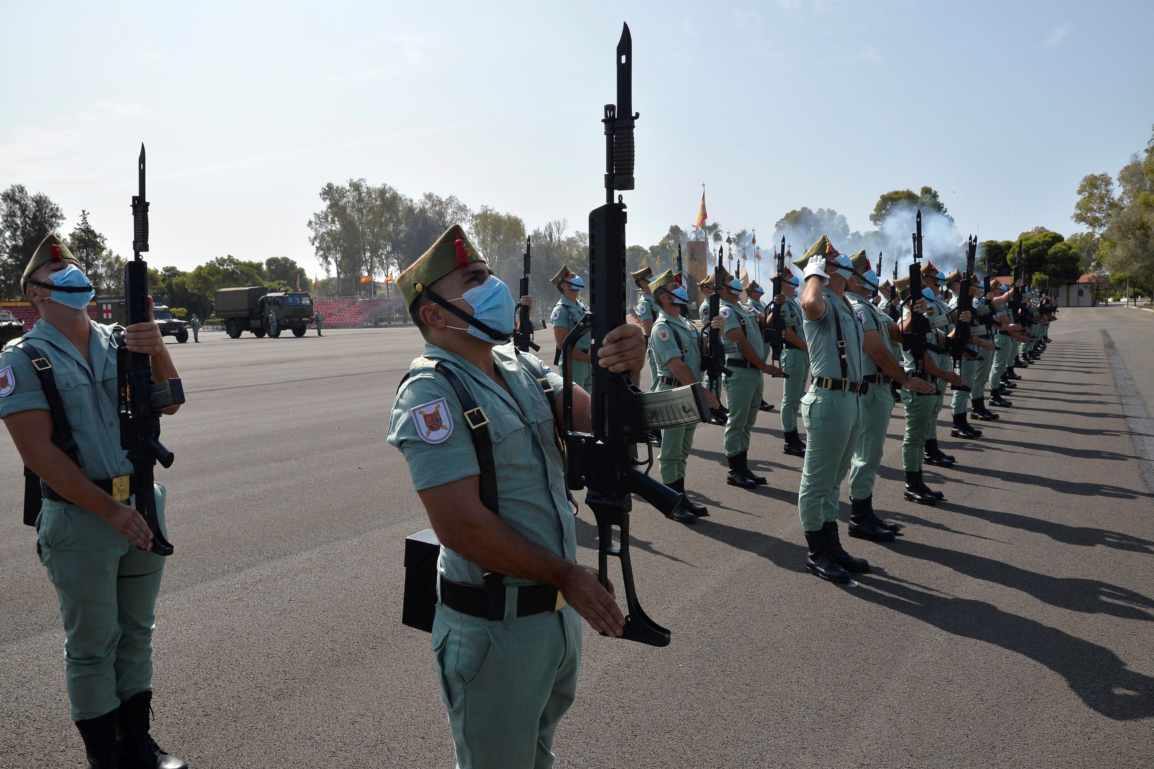 La ministra de Defensa y el Jefe del Estado Mayor del Ejército también asistieron al aniversario del 20 de septiembre