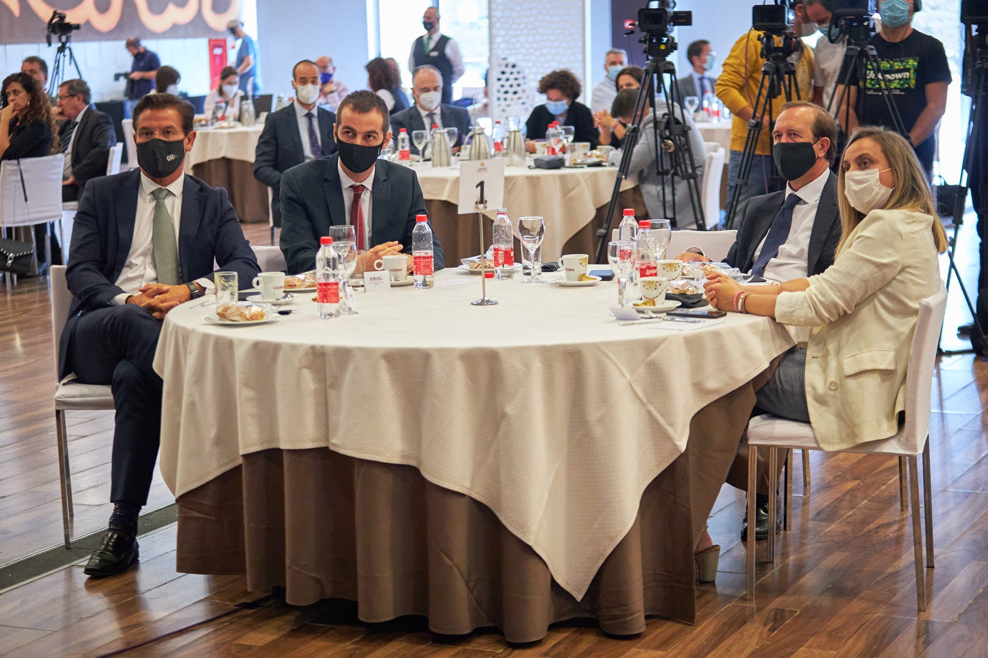 El consejero de Presidencia ha analizado los desafíos de la comunidad ante el Covid y ha anunciado ayudas al alquiler para el sector del ocio nocturno e infantil