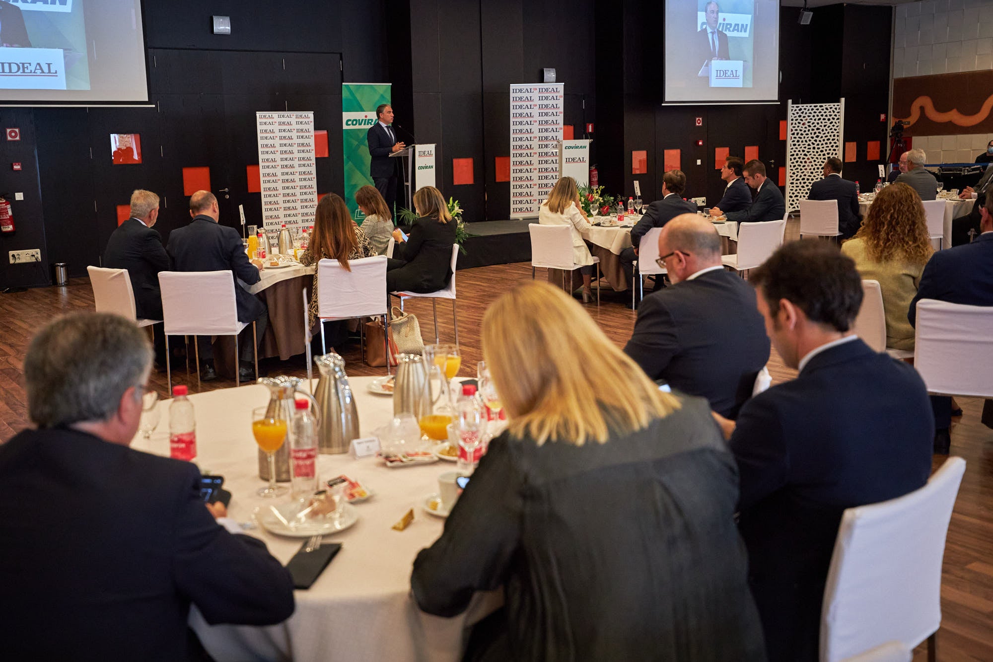 El consejero de Presidencia ha analizado los desafíos de la comunidad ante el Covid y ha anunciado ayudas al alquiler para el sector del ocio nocturno e infantil