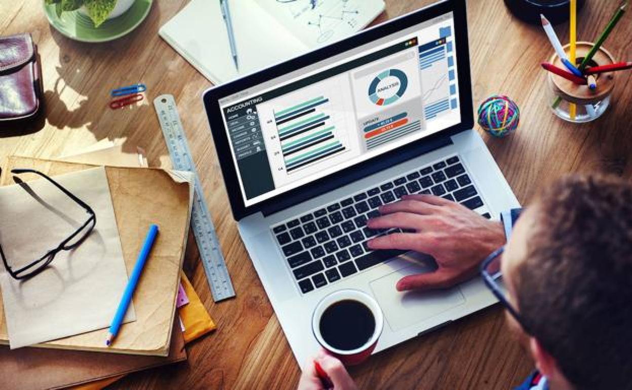 ¿Qué debe pagar la empresa a los empleados que están teletrabajando?