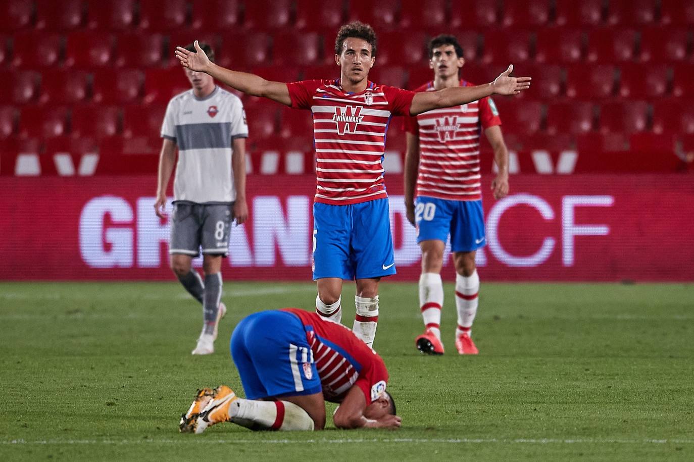 Fotos: Las mejores imágenes del Granada - Lokomotive Tbilisi