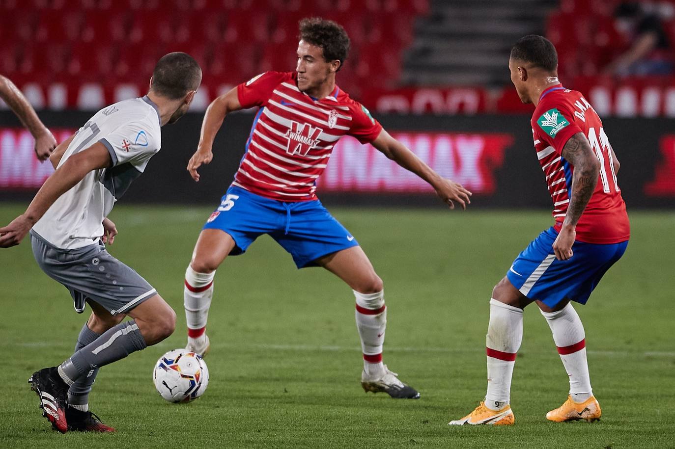 Fotos: Las mejores imágenes del Granada - Lokomotive Tbilisi