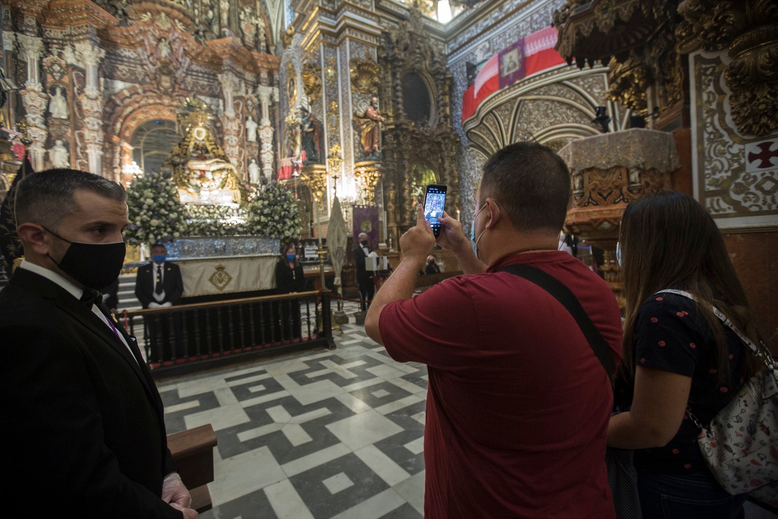 Fotos: Granada vive su Día de la Virgen más diferente