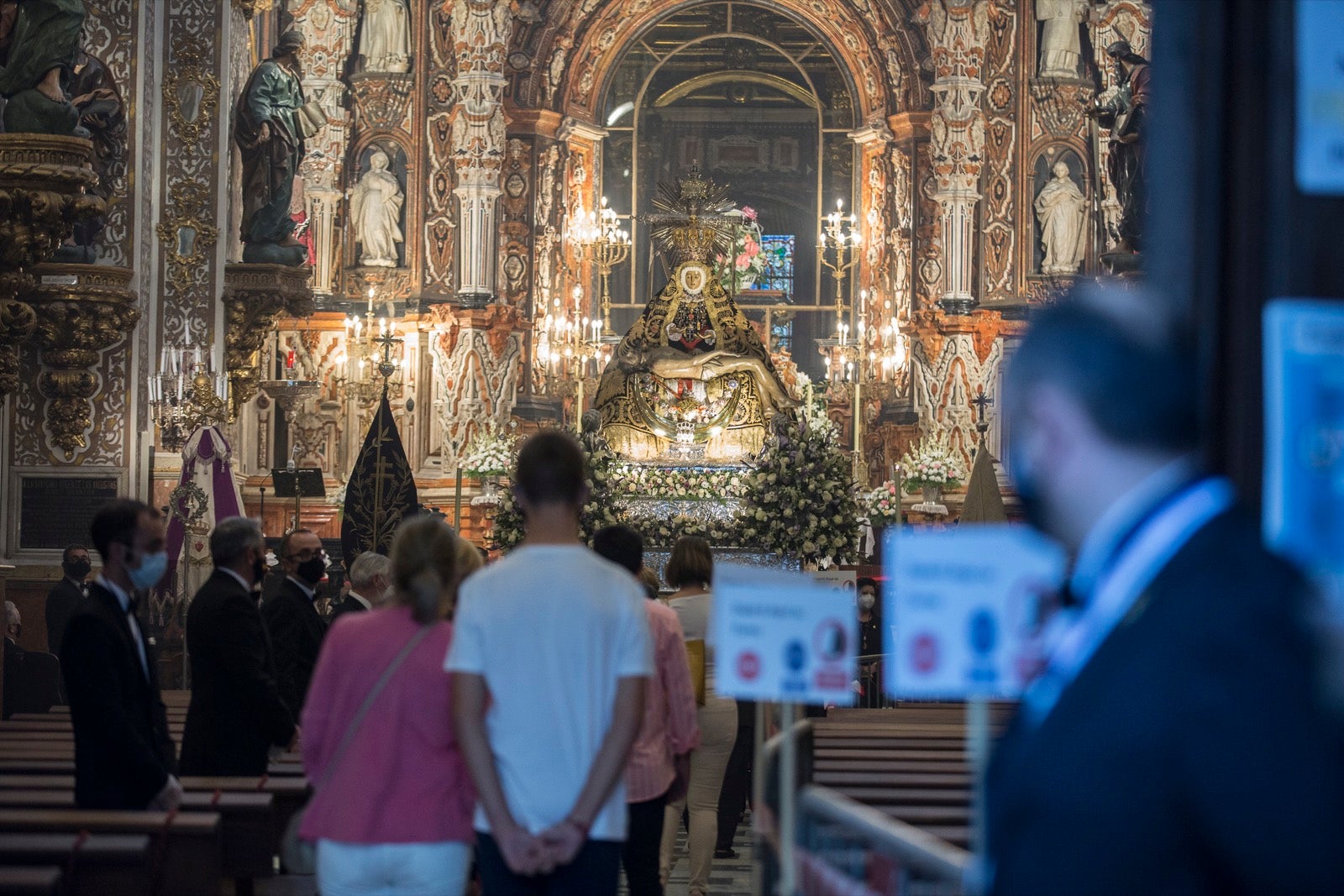 Fotos: Granada vive su Día de la Virgen más diferente