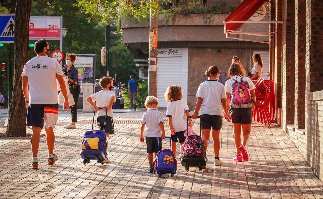 Coronavirus en Granada | Los contagios provocan el cierre de un colegio de Guadix y el aislamiento de 39 aulas