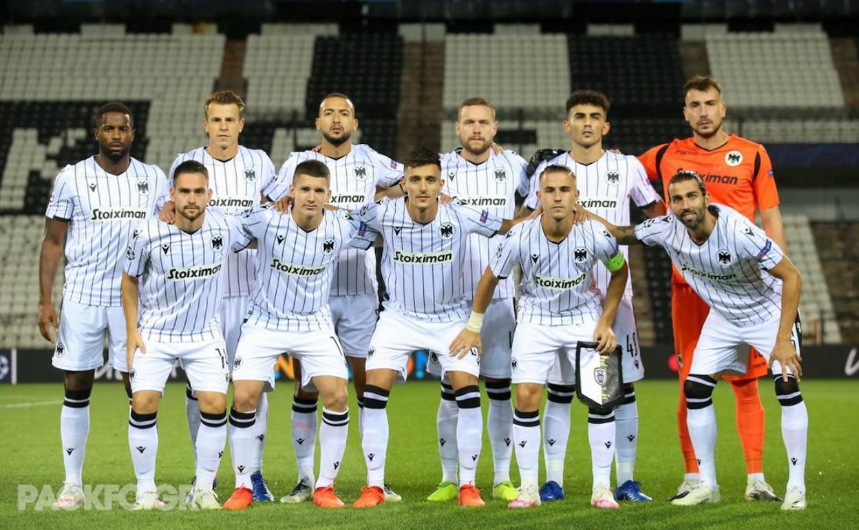Formación del PAOK en el encuentro de vuelta ante el Krasnodar, con el exgranadinista Ingason en la fila de arriba, el tercero por la derecha. 