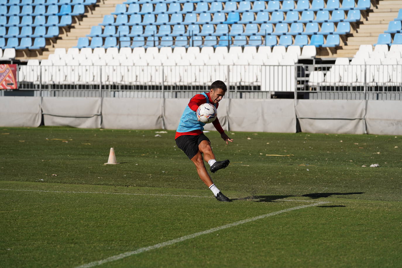 Fotos: Los rojiblancos esperan dar un salto más tras lo hecho en Lugo ante un Sporting fuerte